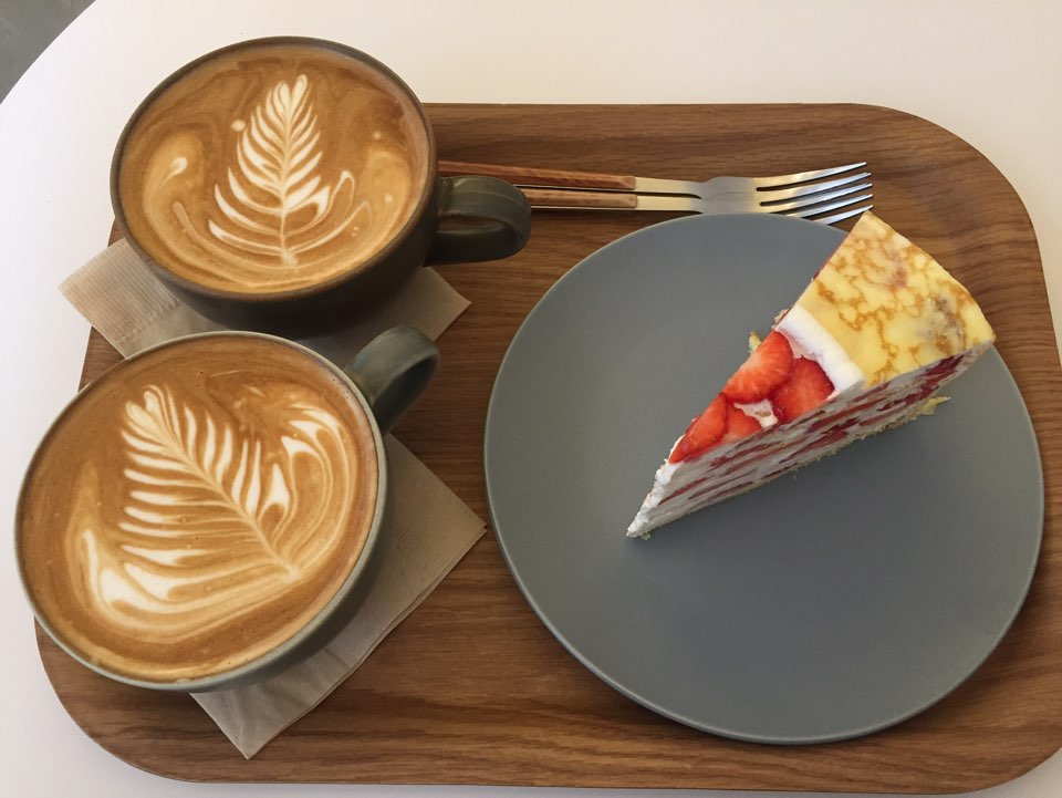 [성수 카페] 크레이프 케이크가 맛있는 성수 카페거리 관련 이미지 23