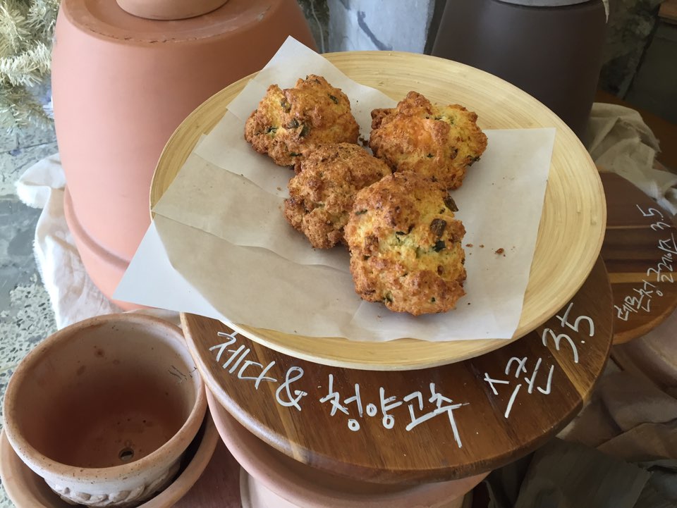 [성수 카페] 크레이프 케이크가 맛있는 성수 카페거리 관련 이미지 14