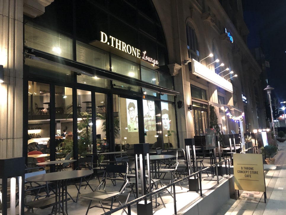 [Seokchon Lake Cafe] A Space Where a Cafe and a Bar Merge at Seokchon Lake image 1
