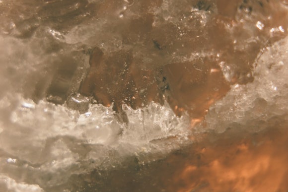 Is fire quartz common? 관련 이미지 1