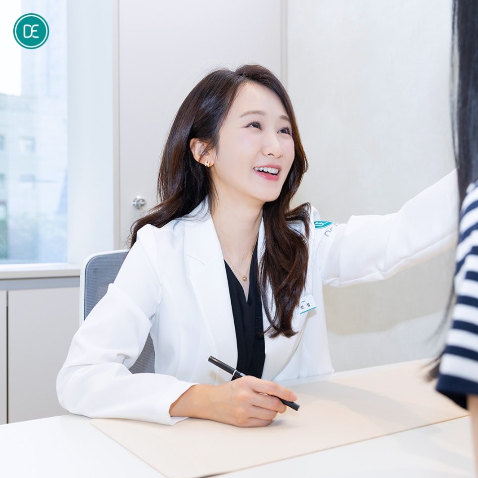 성수 목주름 필러, 선명한 가로선이 나이 들어 보일 때 관련 이미지 1