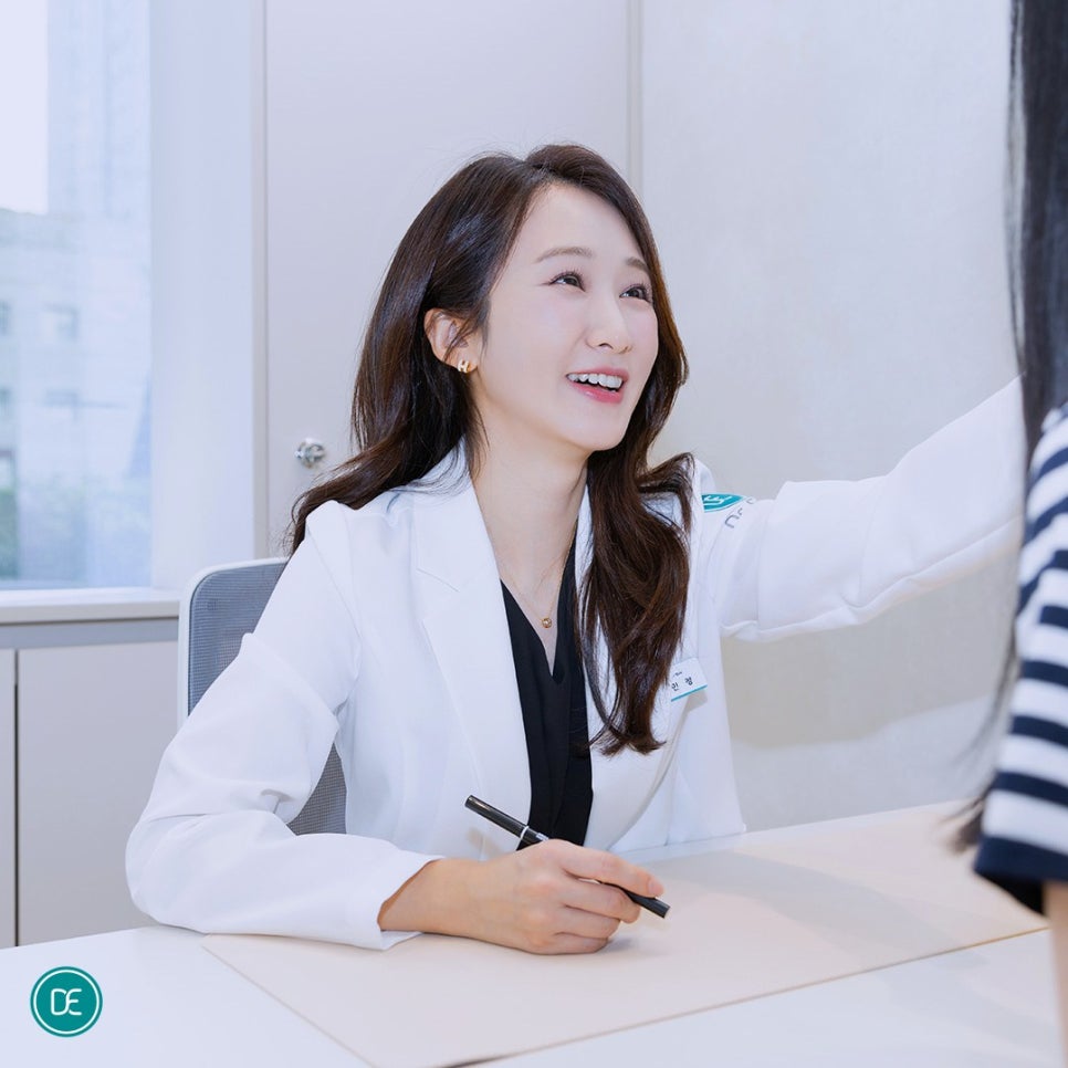 Under-eye filler near Seongsu Station: Tyndall effect and lumping—Is 1 cc okay? image 1