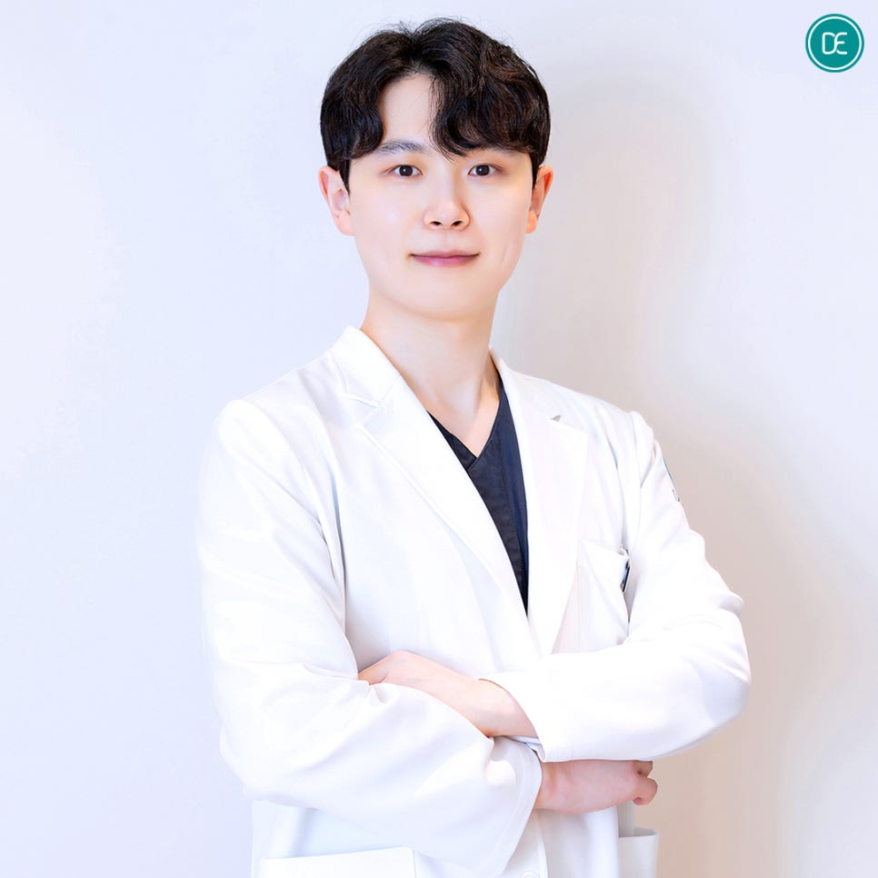 청담동 리즈네 스킨부스터 이마 콧볼 갈라짐 개선 관련 이미지 1