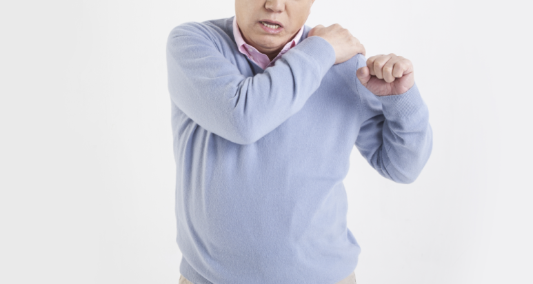어깨관절운동 어깨가 좋지 않다면 꼭 실천해보세요! 관련 이미지 2