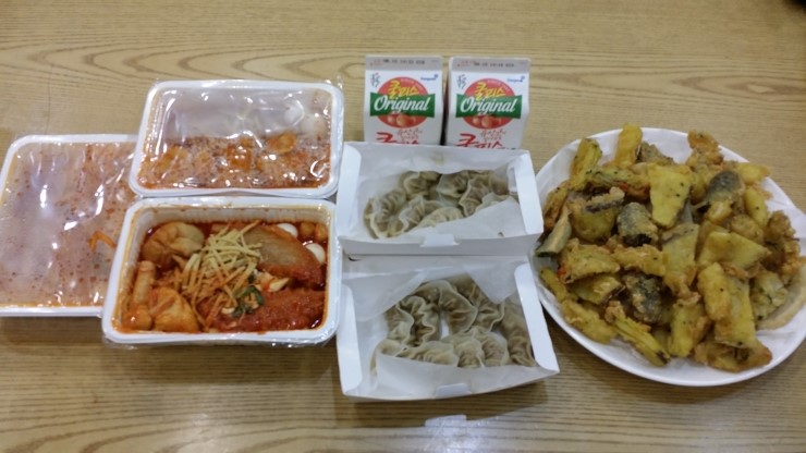 핫한 국민간식 건대역 홍익떡볶이 맛보세요~^^ 관련 이미지 1