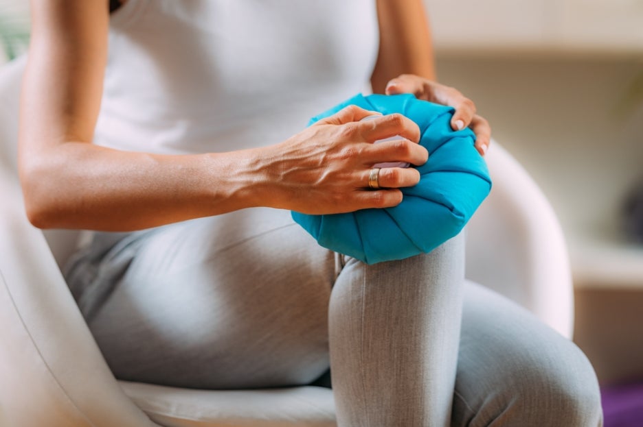 Cold Compress vs. Warm Compress: How Should You Treat a Bruise? image 2