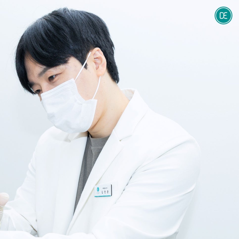 Suwon City Hall Hair Removal: Is It Bad to Pluck Armpit Hair? image 1