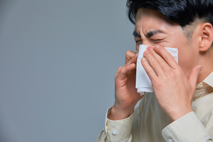 Cause of Yellow Nasal Discharge: Could It Be Sinusitis? image 2