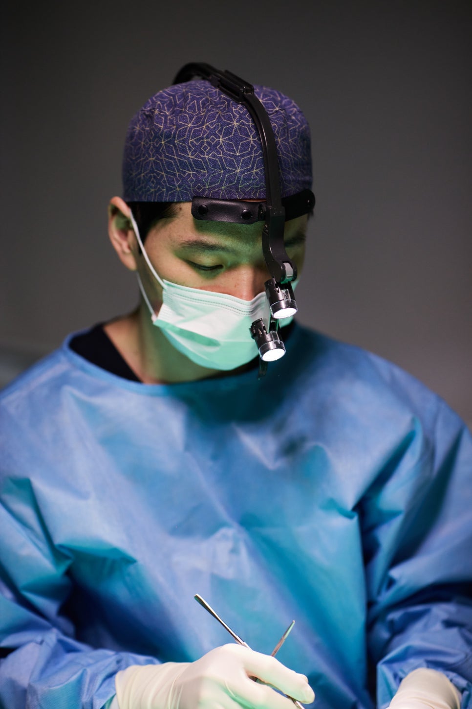 What Is the Difference Between Thread Lifting and Mini Lifting? If You’re Curious About Facial Lifting image 1