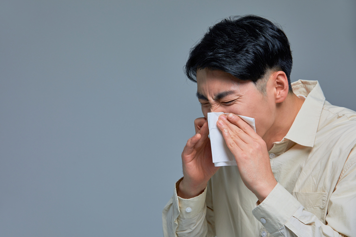Cause of Yellow Nasal Discharge: Could It Be Sinusitis? image 6