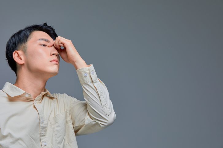 Cause of Yellow Nasal Discharge: Could It Be Sinusitis? image 5