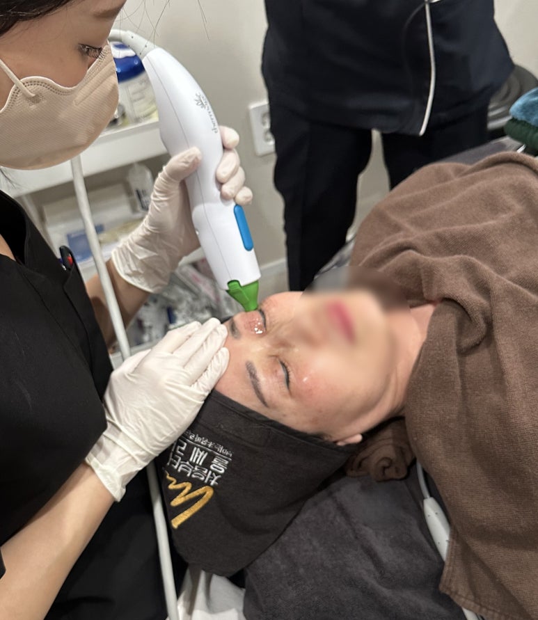 Cheongdam Under-Eye Hollowness and Wrinkle Treatments Require a Different Approach image 1