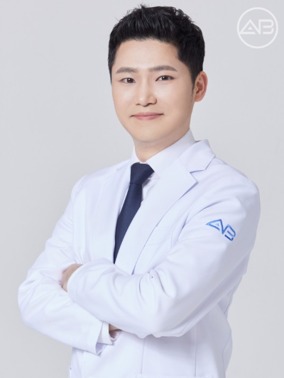 [이코노미사이언스] 여름 휴가철, 첫눈성형 관심 증가...매몰법 절개법 선택 전 확인할 점은 관련 이미지 1