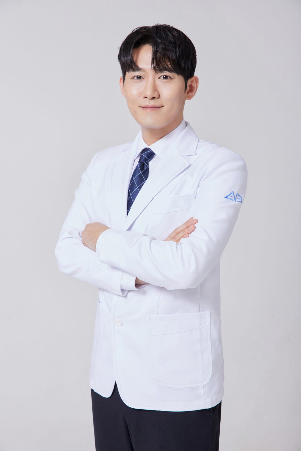 [M Med][AB Plastic Surgery] Demand for male cosmetic procedures surges... natural male eye and nose surgery draws attention image 1