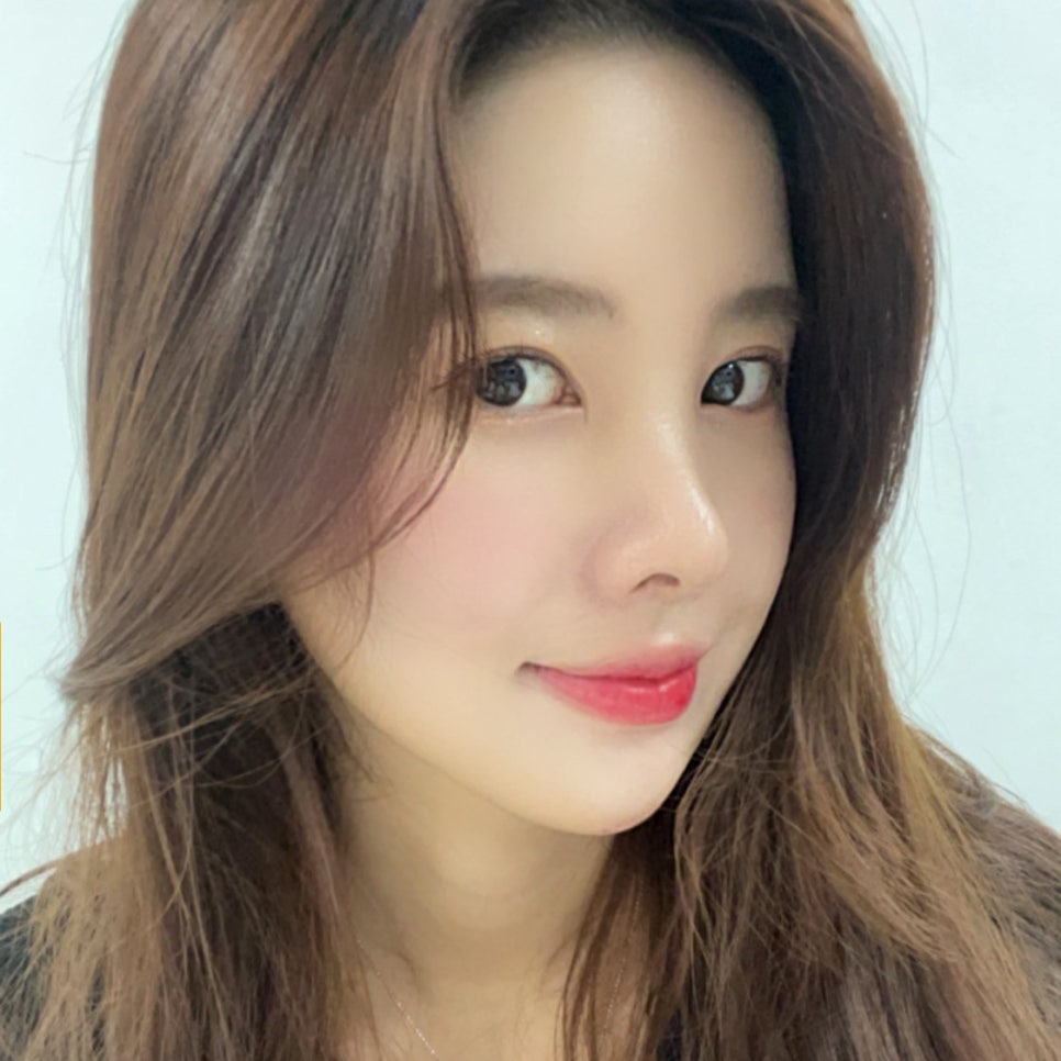 A Clinic That Performs Clean Double-Chin Liposuction image 1