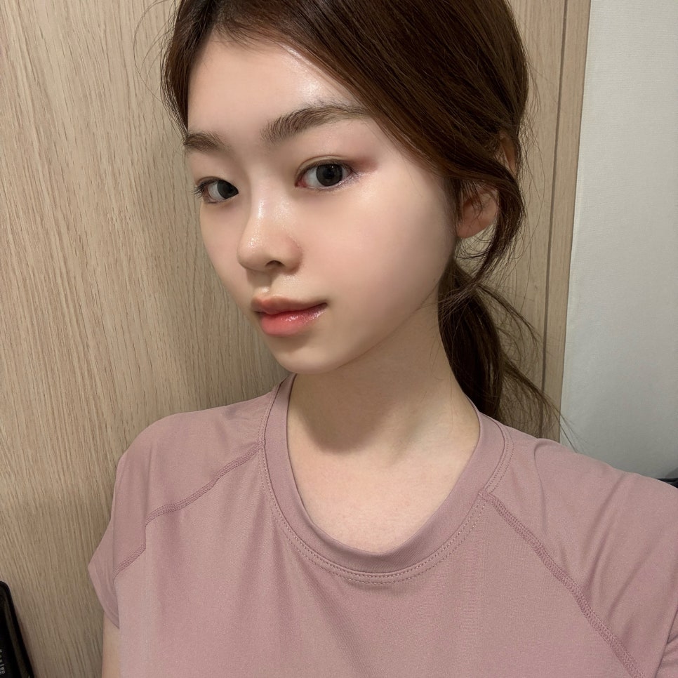 두꺼운목으로 강해보이는 인상이라면? 관련 이미지 3