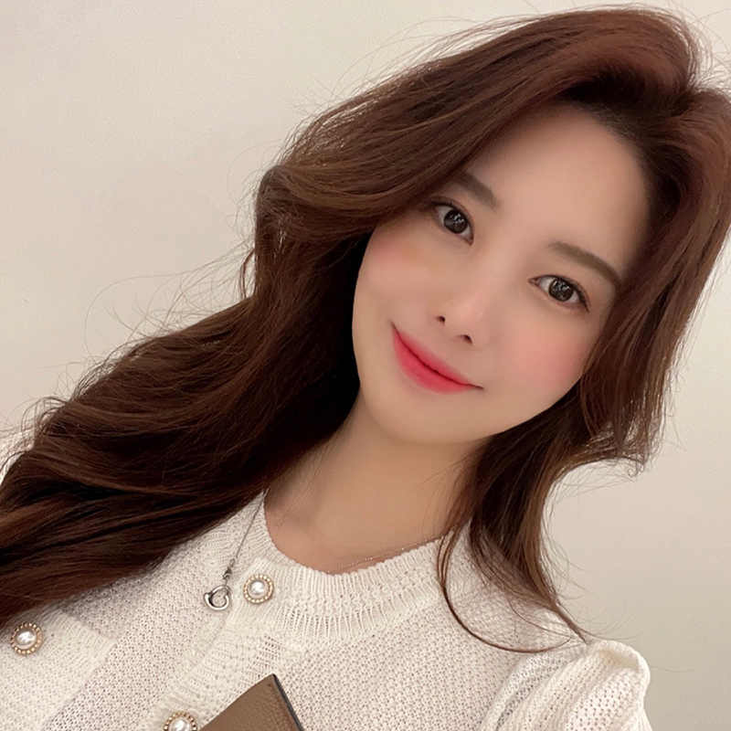 넥라인보톡스 시술은 전문의에게 꼭! 관련 이미지 1