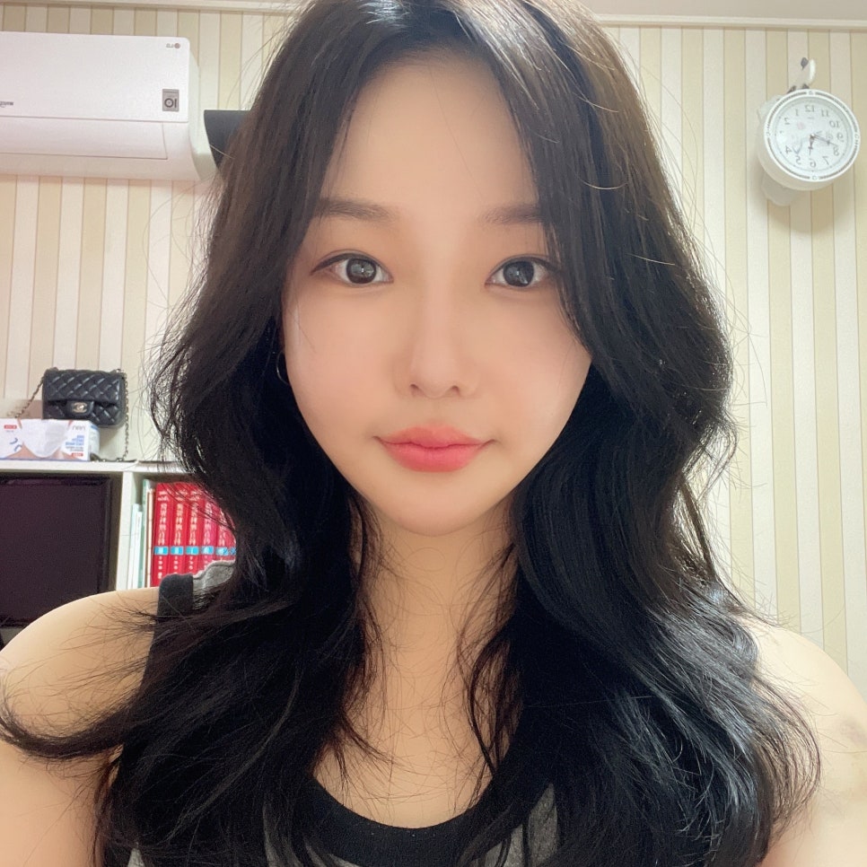 이중턱수술로 턱살부터 탄력까지 완벽하게 개선했어요! 관련 이미지 1