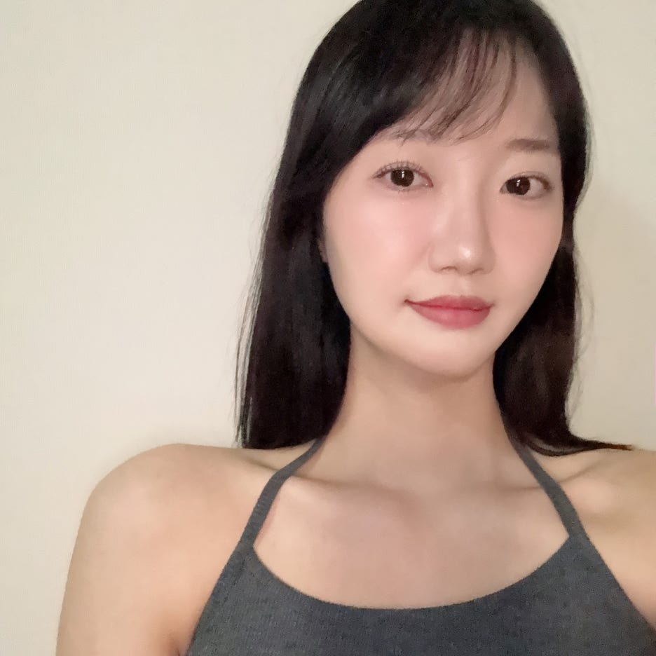 Nothing Works Better for Creating a Slim Neck image 1