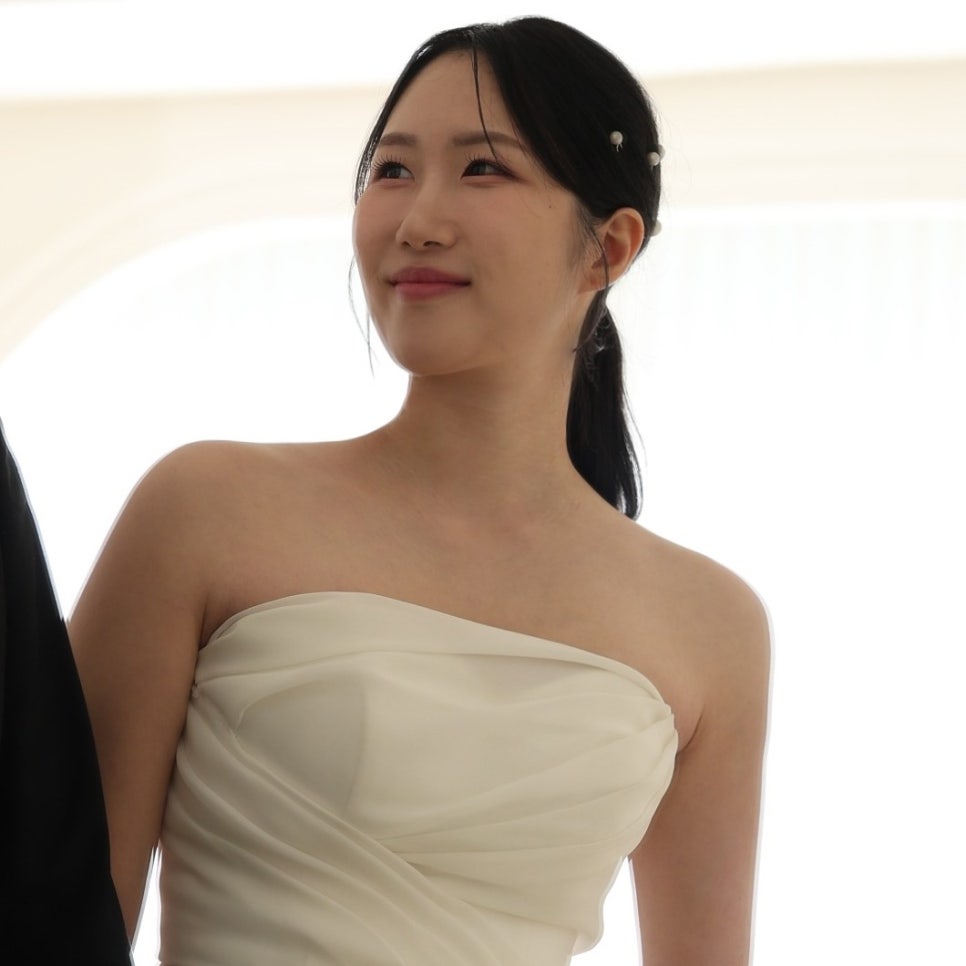 목과 어깨라인을 정리하는 웨딩관리가 필요할 때 관련 이미지 1