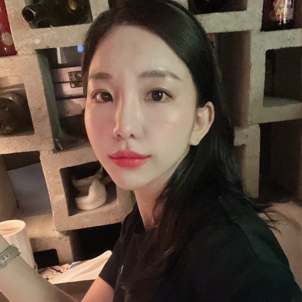 Apgujeong Salivary Gland Botox If Your Jawline Looks Blunt image 2