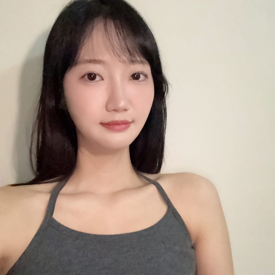 Neckline Care: If Your Trapezius Line Looks Blunt image 2