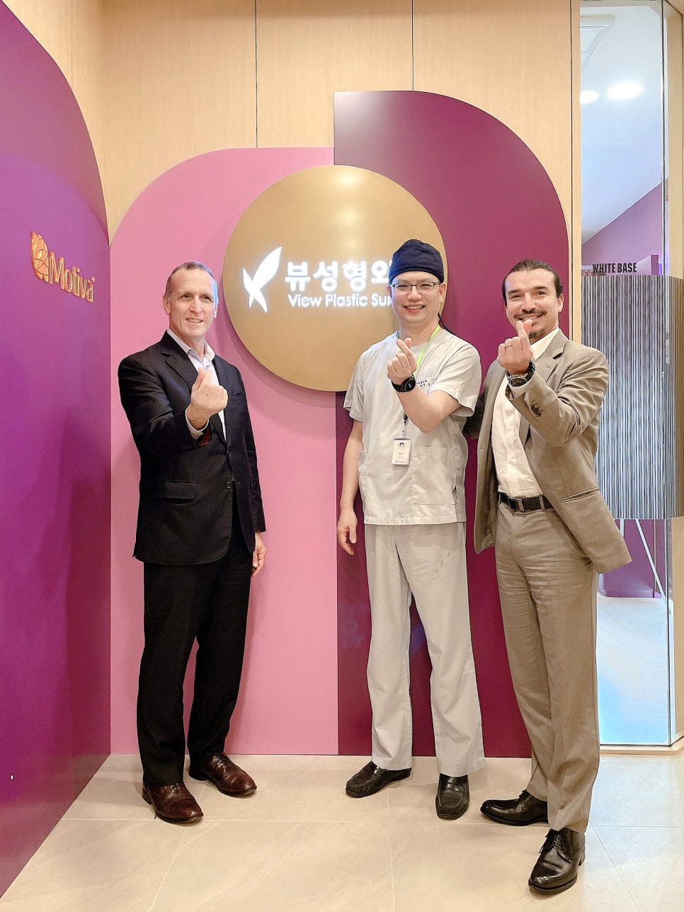 가슴 보형물 회사 모티바 CEO 후안 호세, 뷰성형외과 방문 관련 이미지 1