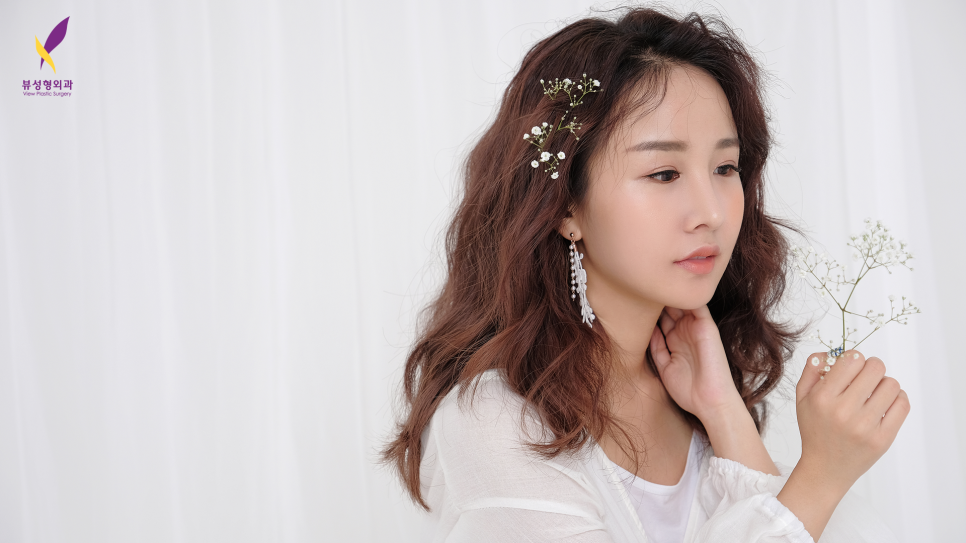 세련된 느낌의 뷰성형외과 인형라인 코성형 관련 이미지 2