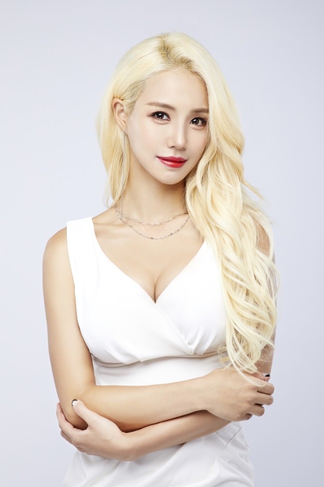 자연스런 가슴성형, 본인에게 적합한 보형물 및 절개방법 선택 중요 관련 이미지 2