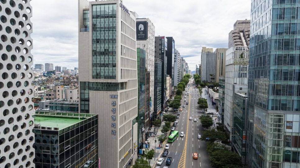 뷰 성형외과 K-POP 효과로 외국인 고객 유치 관련 이미지 3