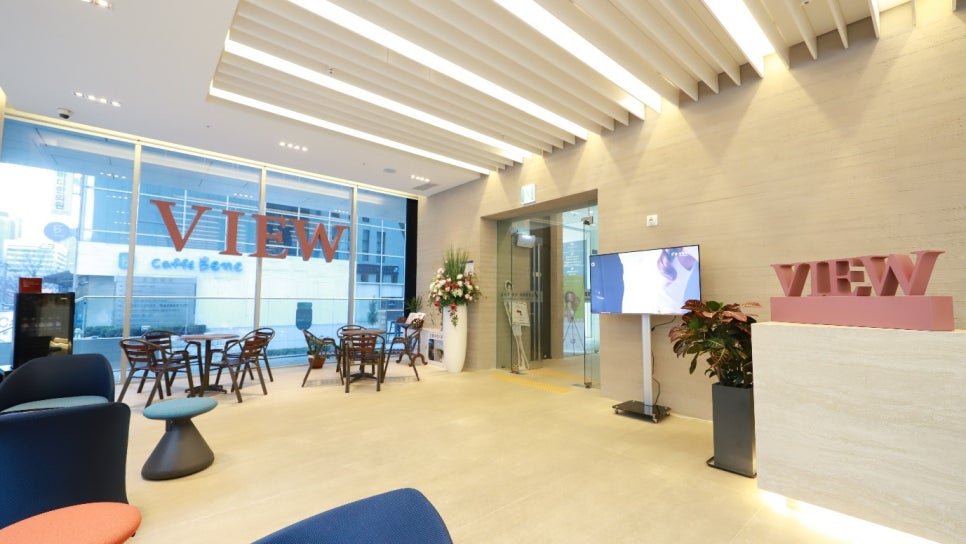 뷰 성형외과 K-POP 효과로 외국인 고객 유치 관련 이미지 8