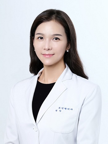 뷰성형외과 이승현 원장이 알려주는 동안 A to Z, 인디언밴드? 팔자주름?...필러선택, 시술부위 특성까지 고려해야 관련 이미지 1