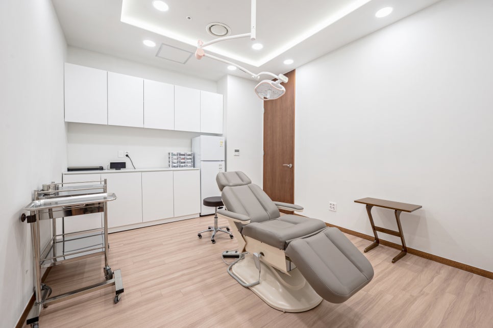 Depressed Cheek Procedure, the OOO Effect That Naturally Fills in Volume - Dermatology Specialist in Samseong-dong image 6