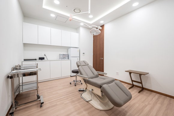 Gangnam Daechi-dong Dermatology Clinic: Why Exosome ASCE+ Is Gaining Attention for Skin Barrier Care — Samsung-dong Dermatologist image 1