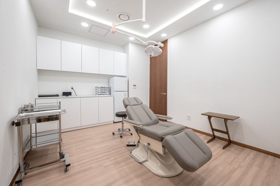 How Can You Achieve Satisfying Results with Fine-Line Fillers? — Dermatology Specialist in Samseong-dong image 4