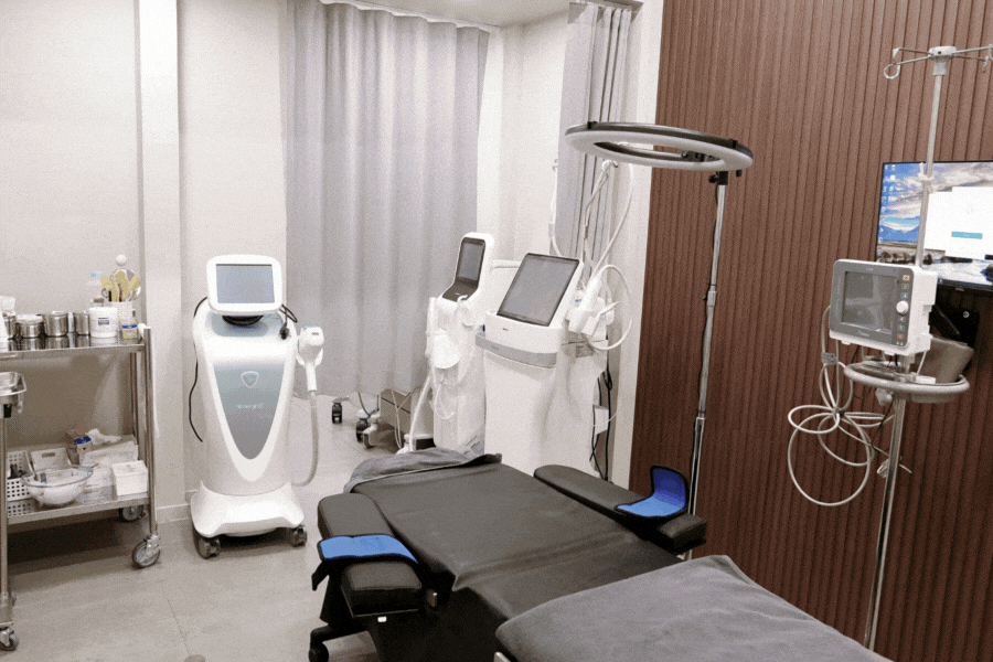 Konkuk University Upper Eyelid Surgery? Realistic Reasons You Should Also Consider Lower Eyelid Surgery - Piaf Clinic image 4