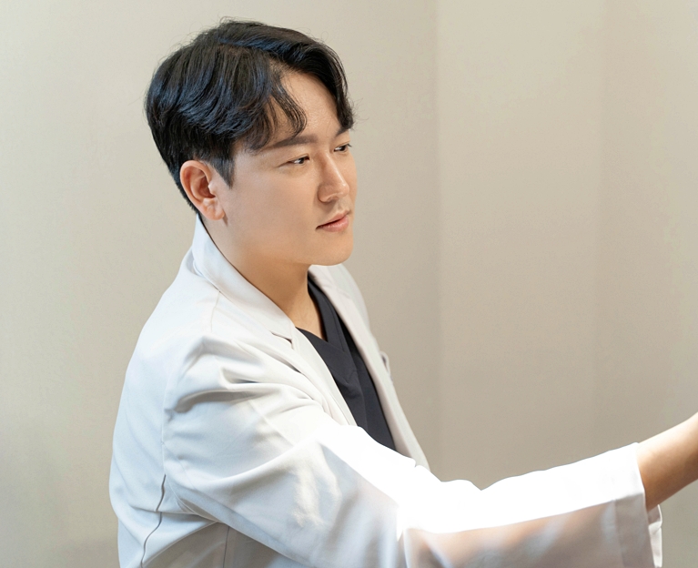 Jamshil Upper Eyelid Surgery vs. Lower Eyelid Surgery, Including Things to Check Before Surgery - Piap Clinic image 8