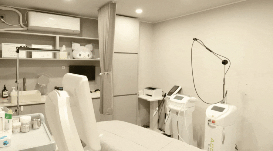 Lower Eyelid Surgery in Your 40s: There Is Another Reason It Fails image 3