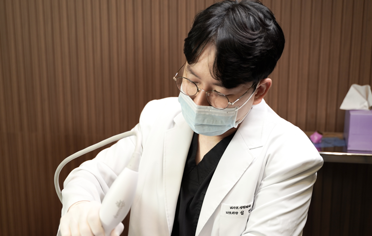 If you're worried about acne and pores, read this: Jamsil Naru Dermatology image 5