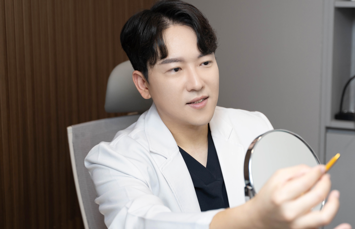 Types of Eyelid Surgery? The Decisive Reason You May Regret Choosing Based on Reviews Alone image 12