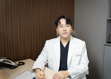 Lower Eyelid Surgery for Middle-Aged Adults Is Not Necessary for Everyone image 15