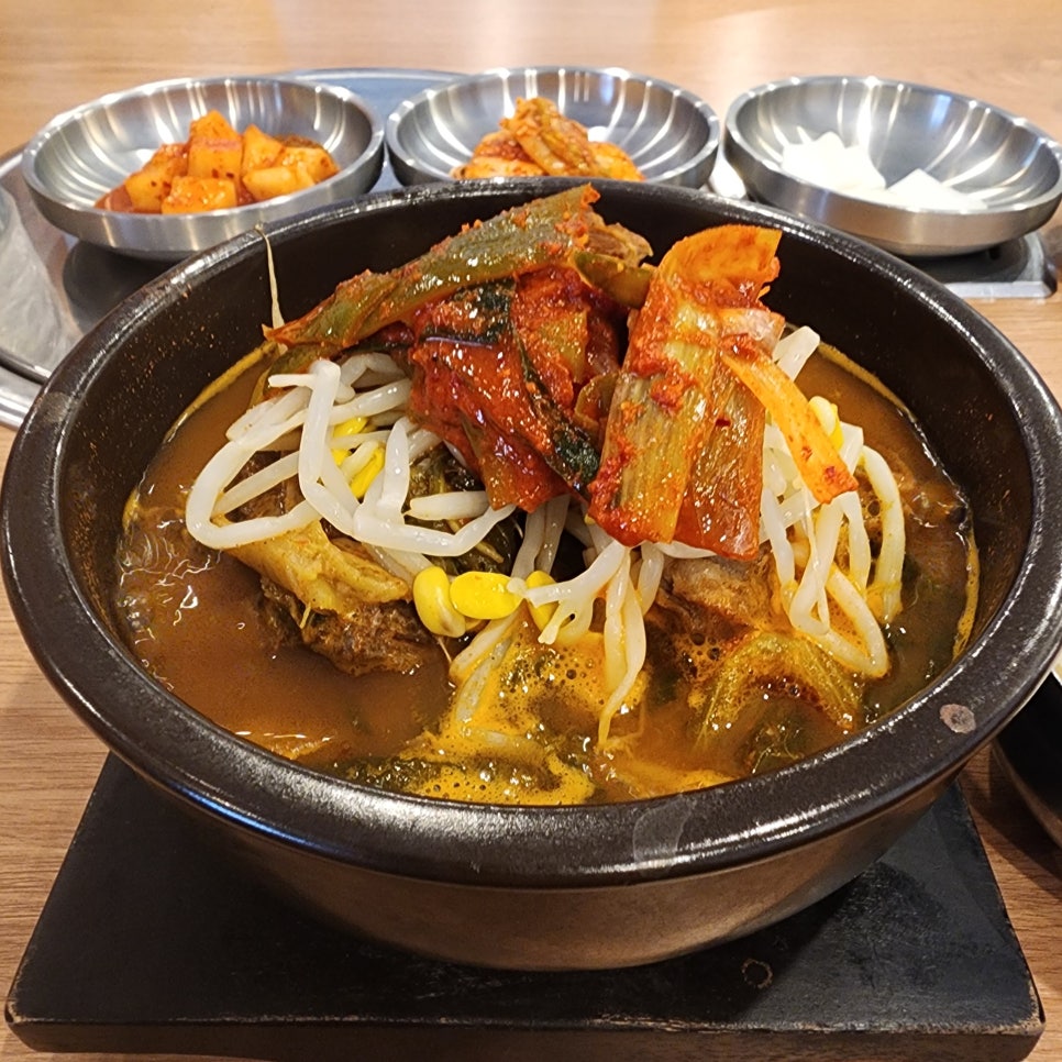 The Taste of Boney Hangover Soup Near Sports Complex Station That Connects the Awkward Enthusiasm of Opening Days with Today’s Depth image 4