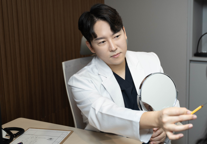 Bangi-dong Plastic Surgery: How to Get Double Eyelid Surgery Without Regret <Must Read> image 5