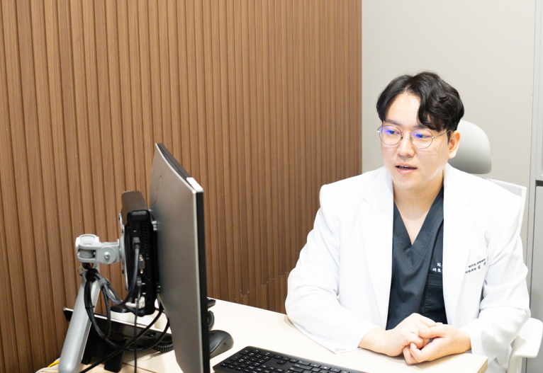 Bangi-dong Plastic Surgery: How to Get Double Eyelid Surgery Without Regret <Must Read> image 1