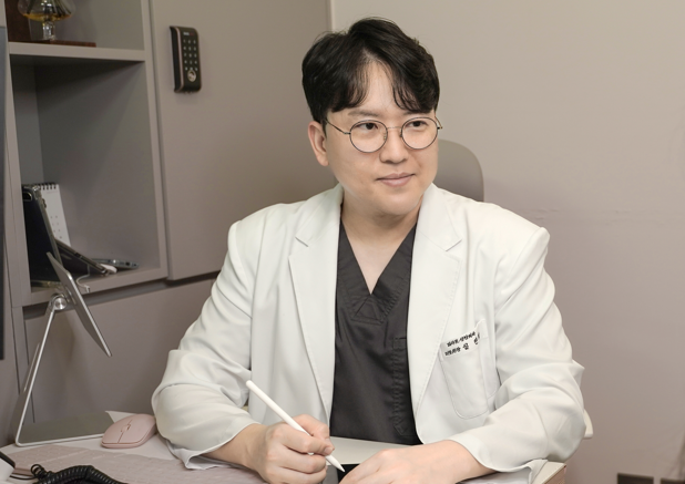 If you're worried about acne and pores, read this: Jamsil Naru Dermatology image 2
