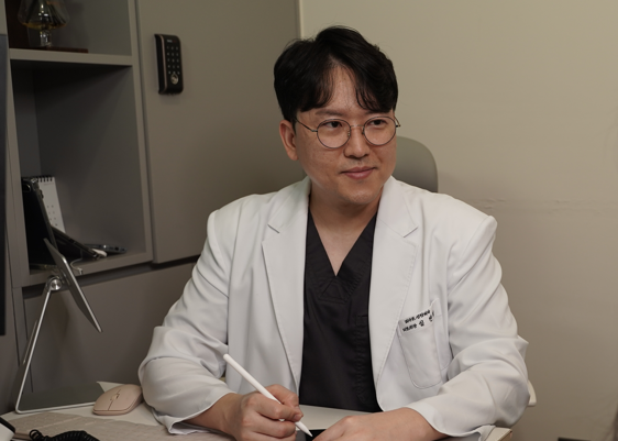 Read This First if You Want to Avoid Double Eyelid Revision Surgery at Jamsil Station Plastic Surgery Clinic <Written by a Doctor> image 5