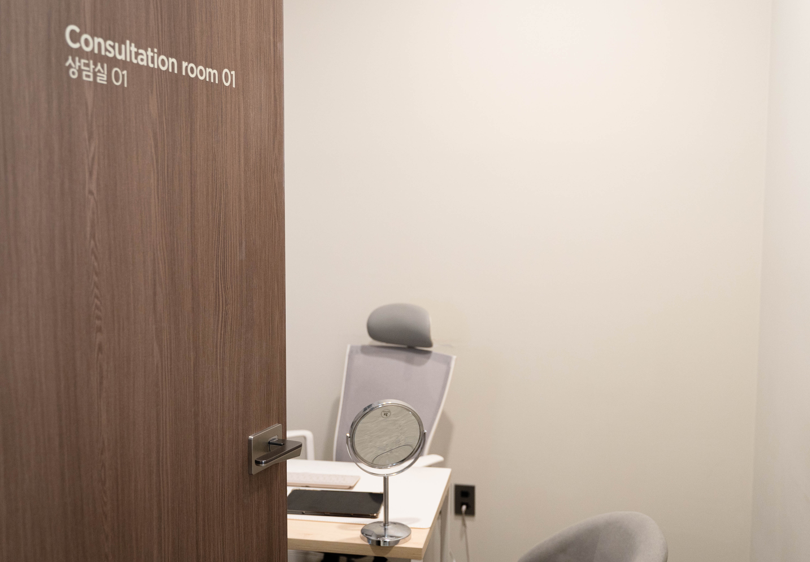 Recommended hospital for under-eye fat repositioning? If you're worried about pain, be sure to check this image 12