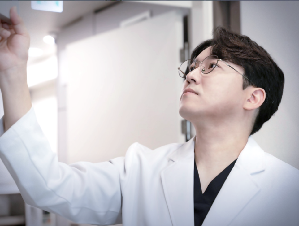 Jamsil Saenae Station Dermatology Clinic | Ulthermage vs. TenTherma for a Fading Jawline <Written by a Doctor> image 5