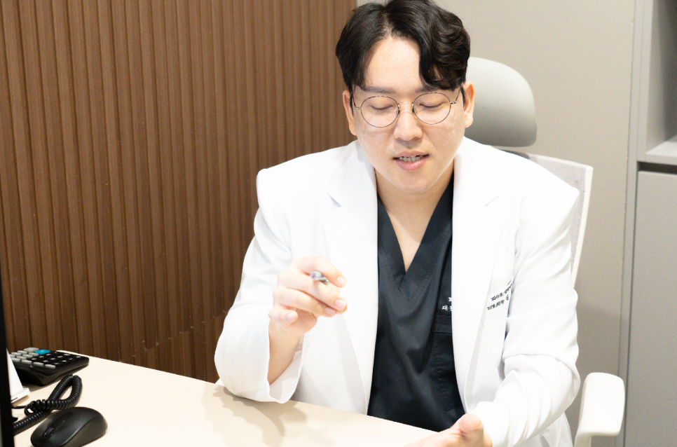 Advice for Those Who Need Revision Upper Blepharoplasty <Must Read> image 15