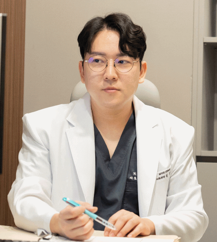 Lower Eyelid Surgery for Middle-Aged Adults Is Not Necessary for Everyone image 1